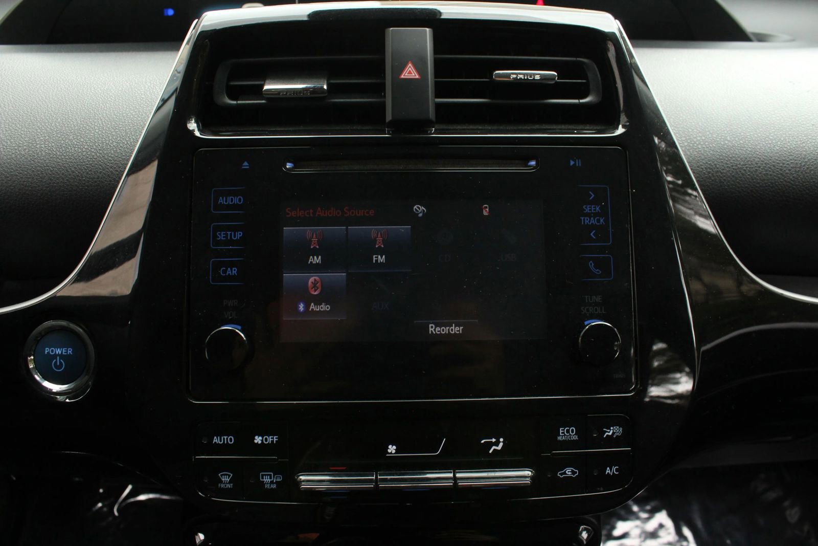 Used 2019 Toyota Prius LE w/ Carpet Mat Package FWD image 31