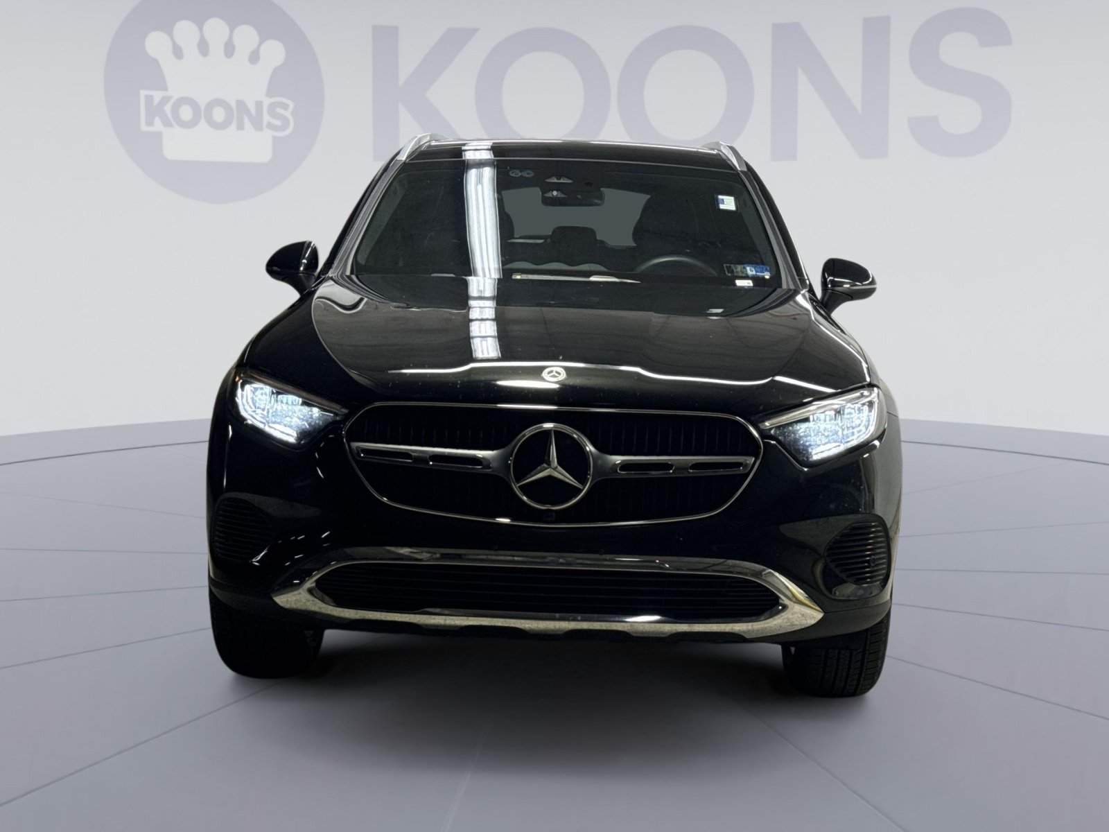 Used 2025 Mercedes-Benz GLC 300 4MATIC image 23