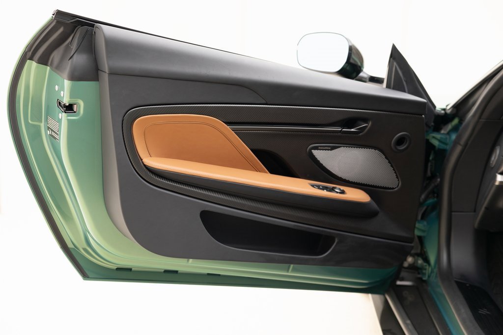 Used 2025 Aston Martin Vanquish image 24