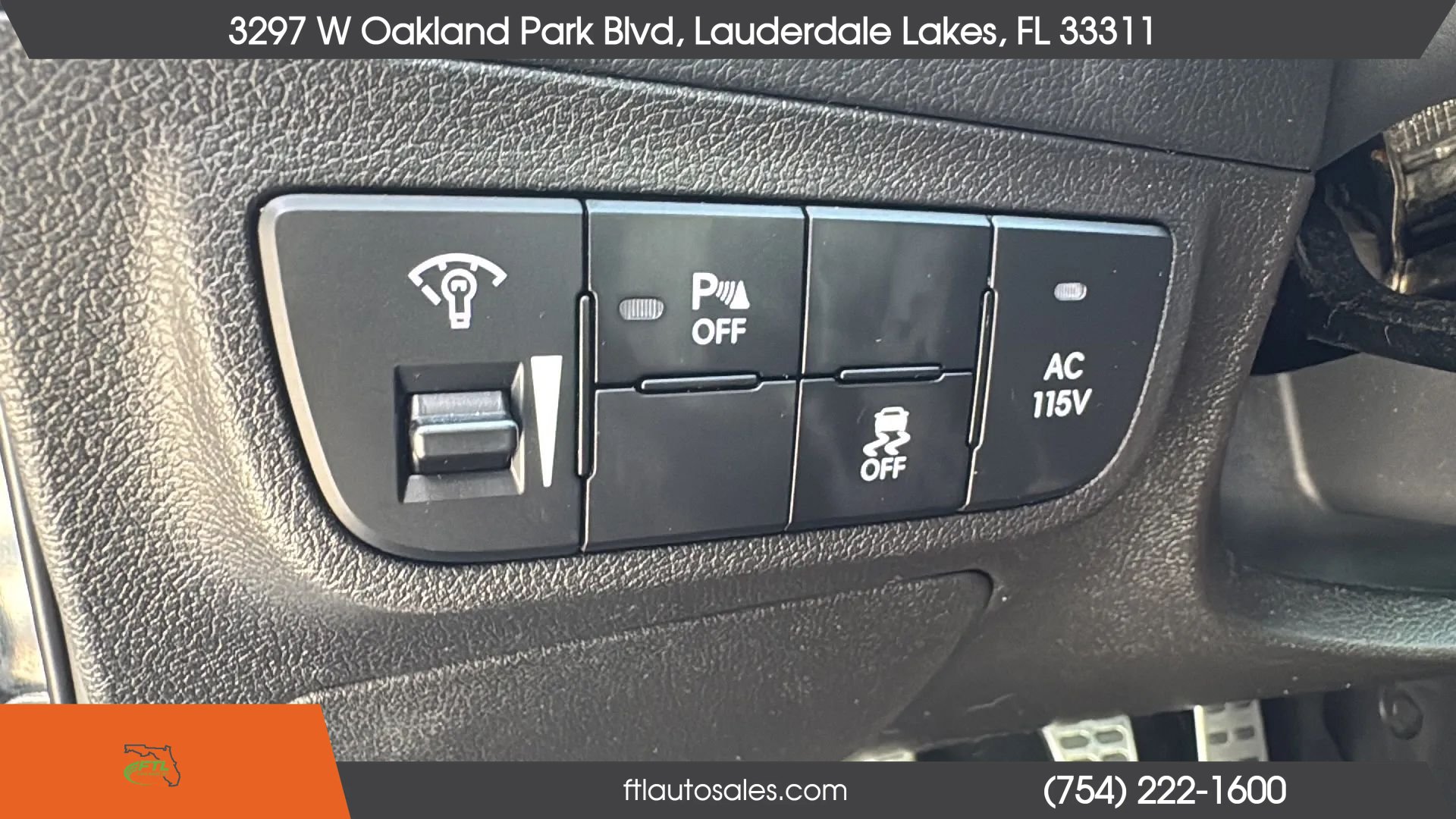 Used 2016 Hyundai Veloster Turbo w/ Option Group 04 FWD image 39