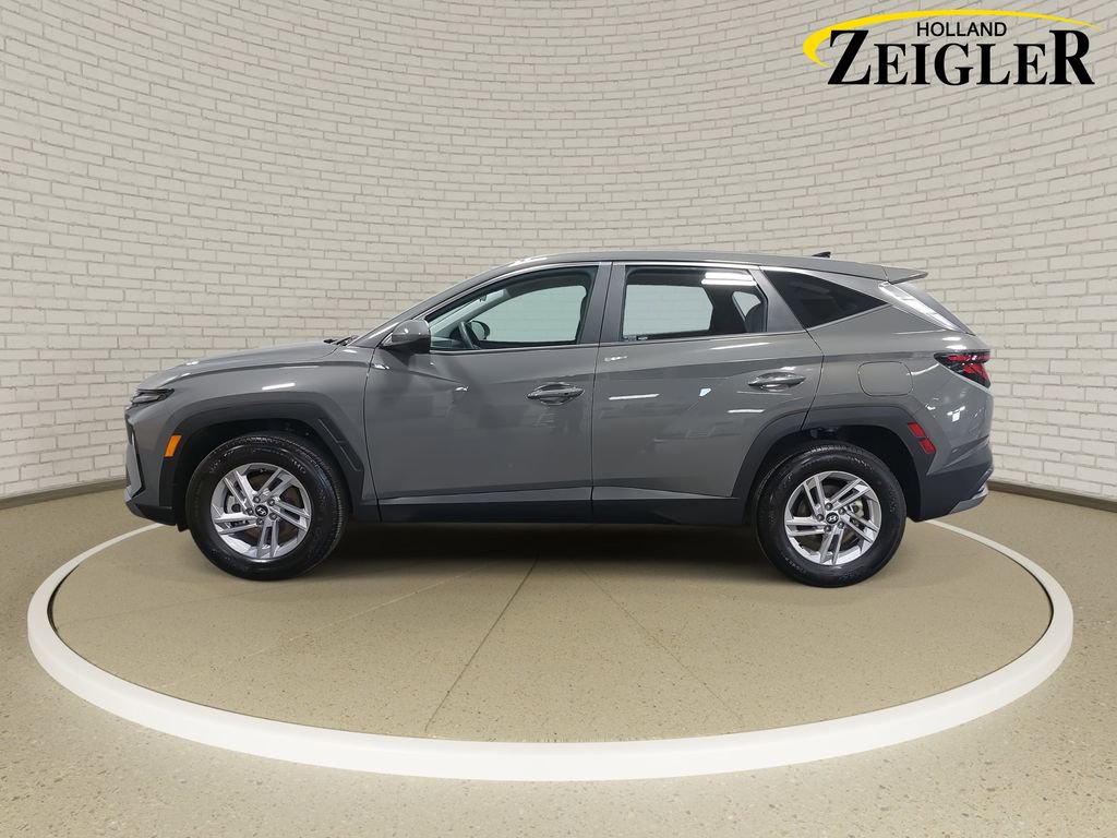 Certified 2025 Hyundai Tucson SE image 8