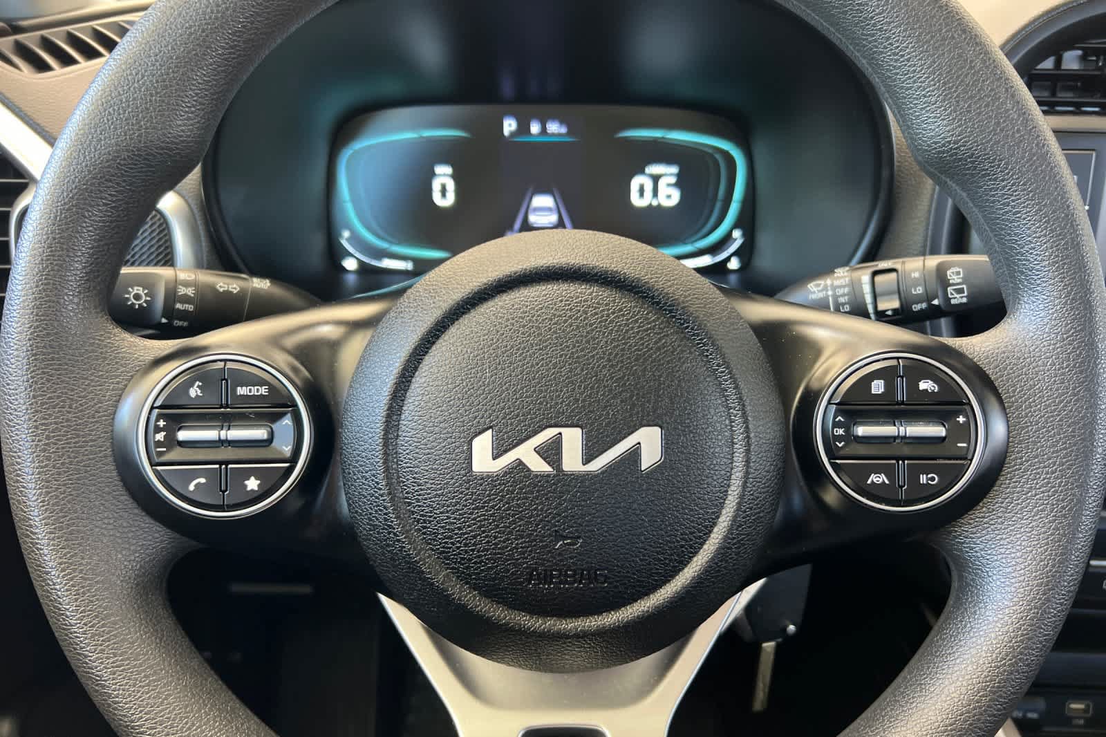 Used 2023 Kia Soul LX w/ LX Technology Package FWD image 23