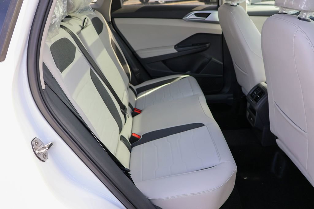 New 2025 Volkswagen Taos SE image 39