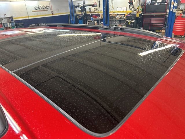 Used 2025 Chrysler Pacifica Limited image 12