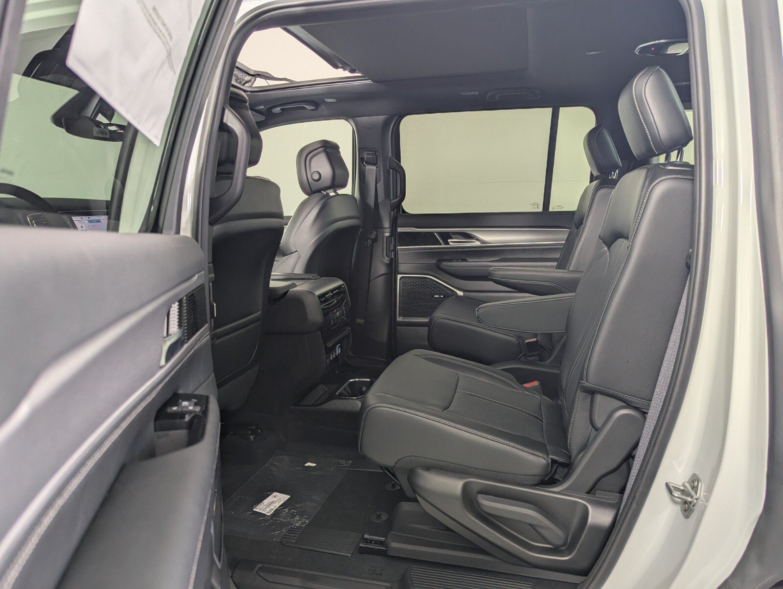 New 2026 Jeep Grand Wagoneer 2WD w/ Premium Group I image 26