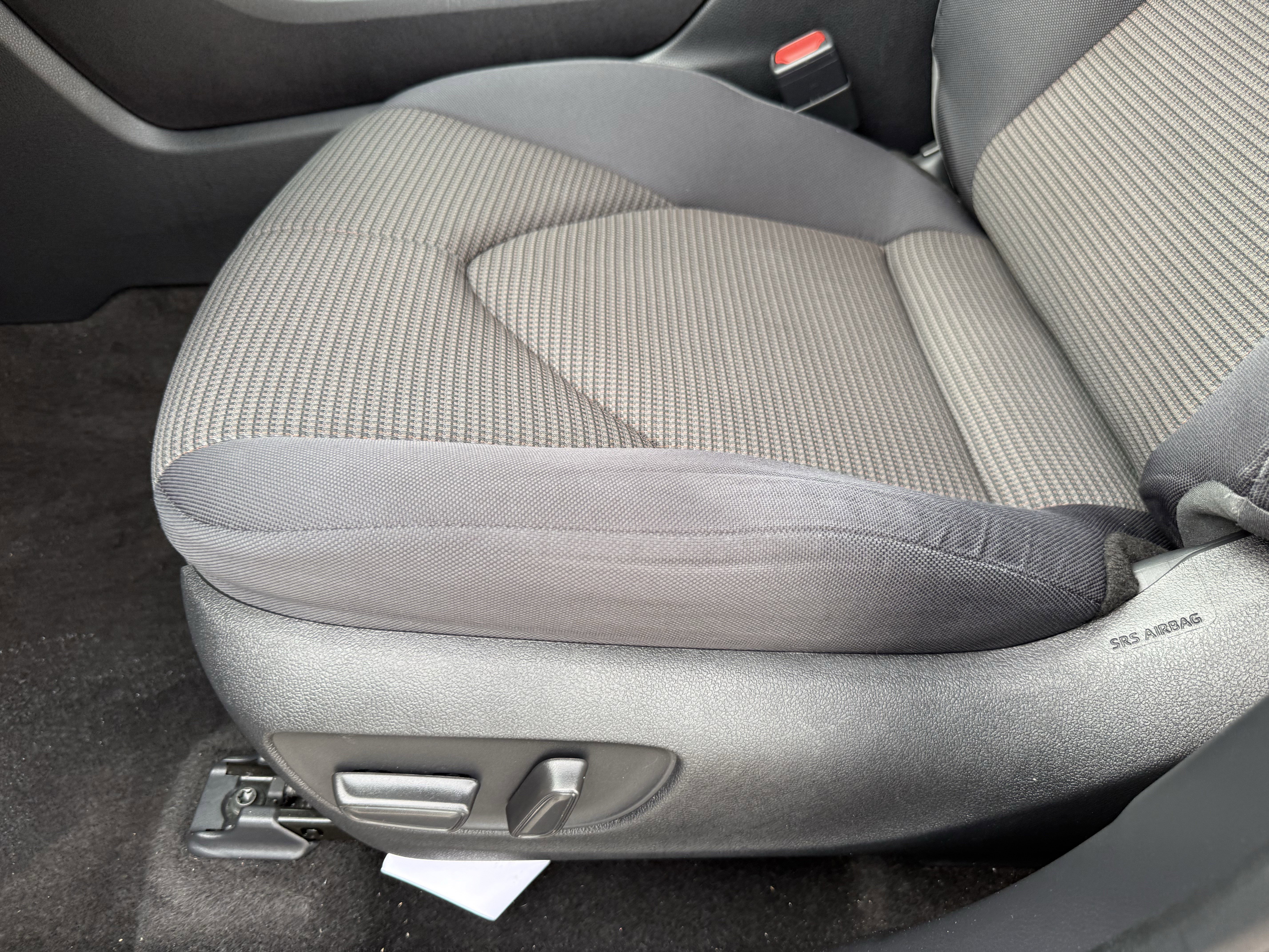 Used 2023 Toyota Highlander L image 29