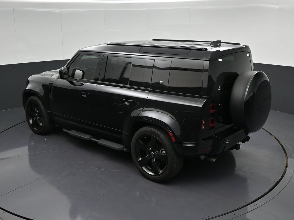 Used 2024 Land Rover Defender 110 X-Dynamic SE AWD/4WD image 16