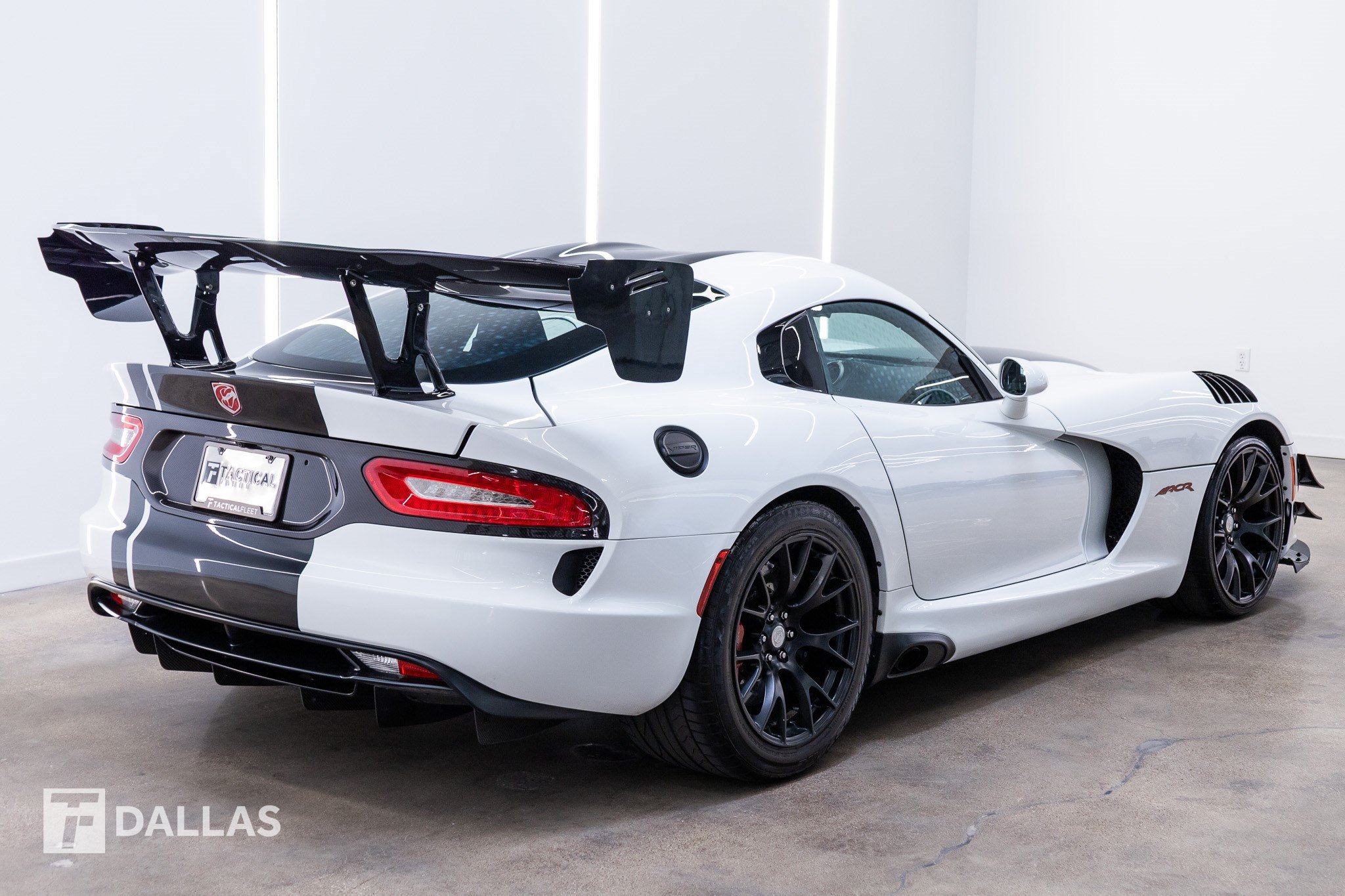 Used 2017 Dodge Viper ACR w/ Extreme Aero Package RWD image 15