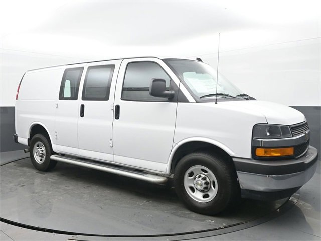 Used 2024 Chevrolet Express 2500 w/ Driver Convenience Package image 7