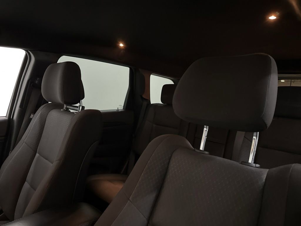 Used 2020 Jeep Grand Cherokee Laredo AWD/4WD image 30