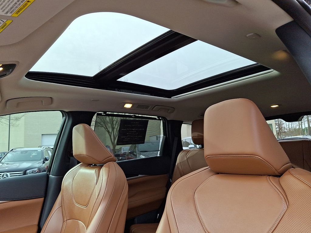 Used 2025 INFINITI QX60 Sensory w/ Vision Package image 16