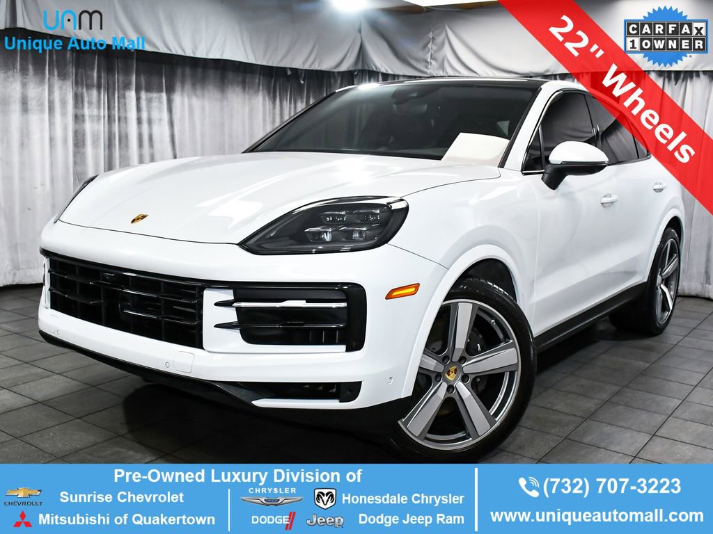 Used 2024 Porsche Cayenne Coupe AWD/4WD image 1