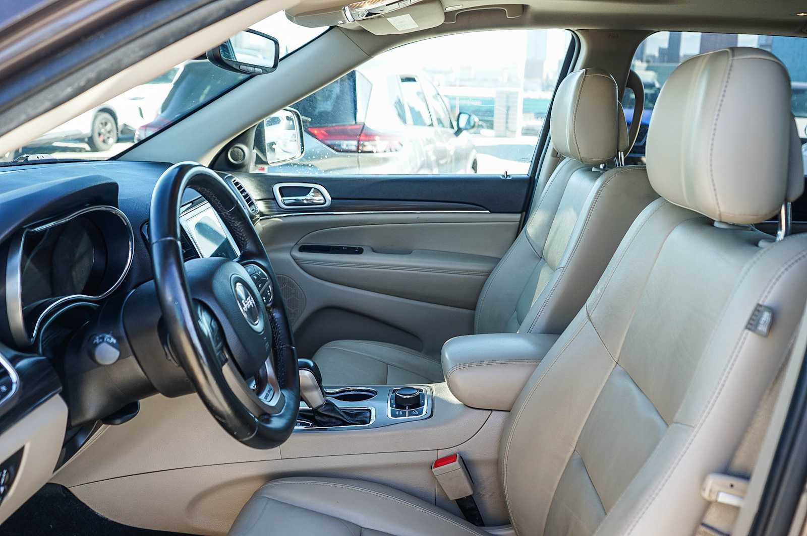Used 2021 Jeep Grand Cherokee Limited AWD/4WD image 17