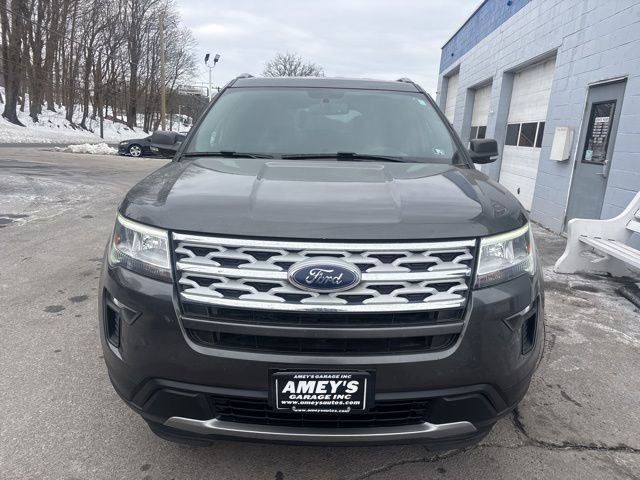Used 2019 Ford Explorer XLT w/ Equipment Group 201A image 2