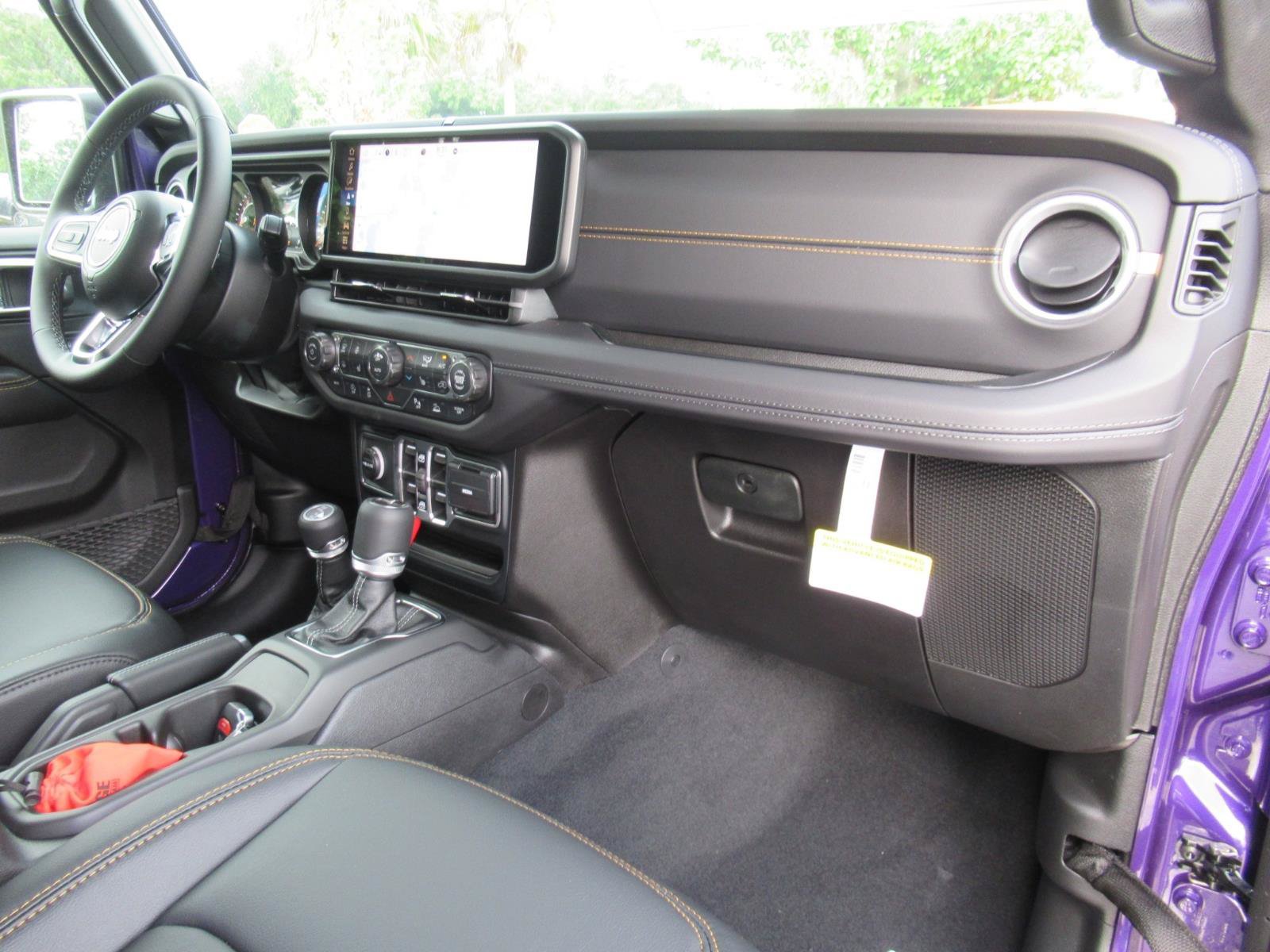 New 2026 Jeep Wrangler Unlimited Sahara AWD/4WD image 11