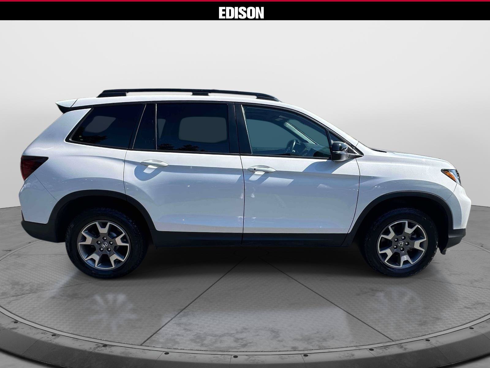 Used 2023 Honda Passport TrailSport image 3