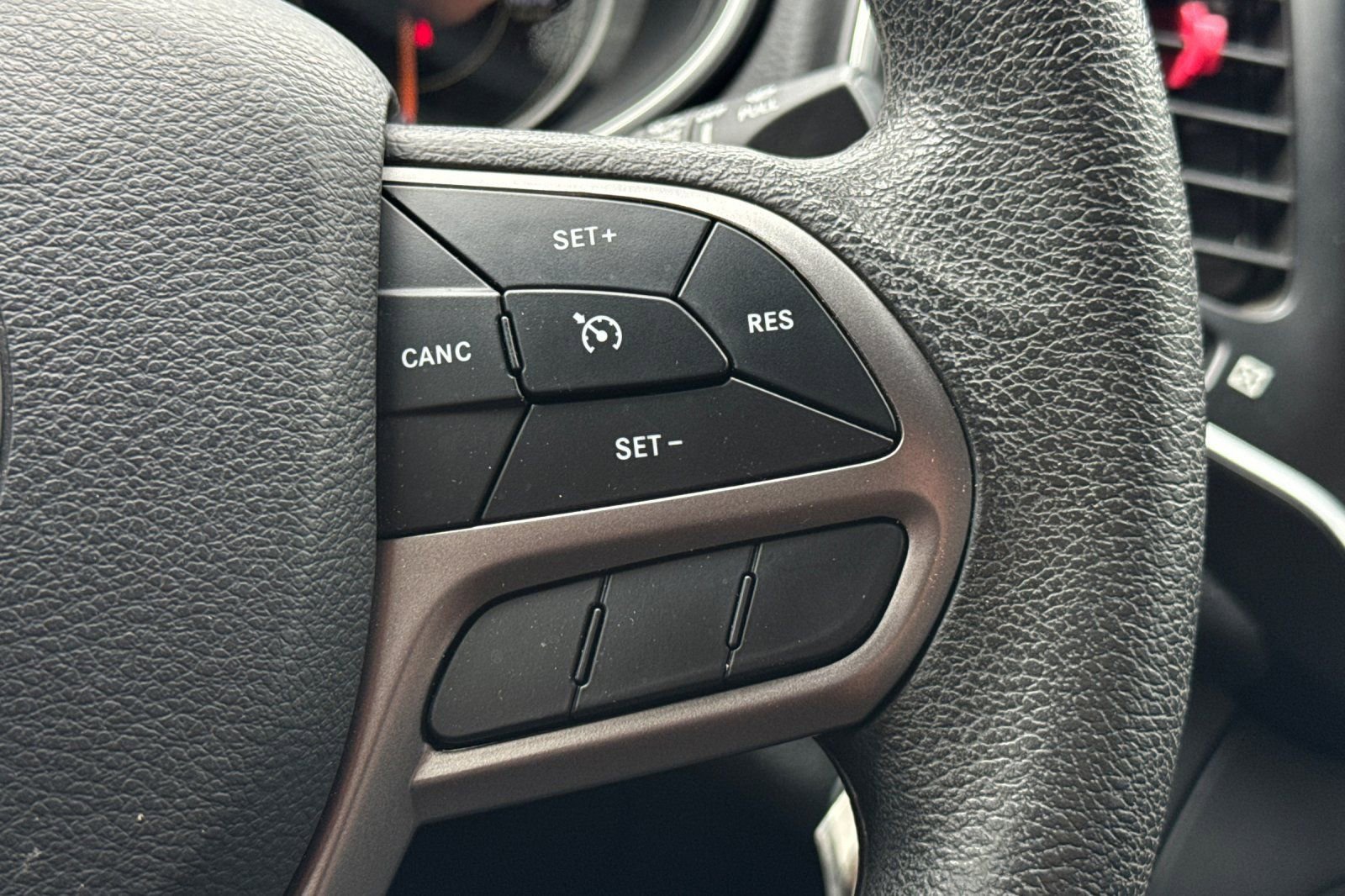 Used 2021 Jeep Cherokee Latitude FWD image 27