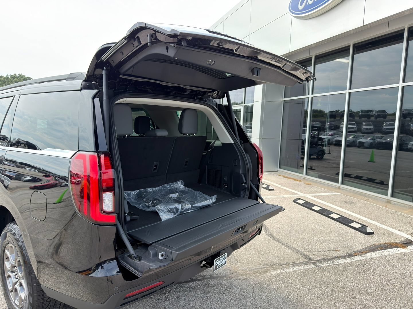 New 2027 Ford Expedition Active AWD/4WD image 15