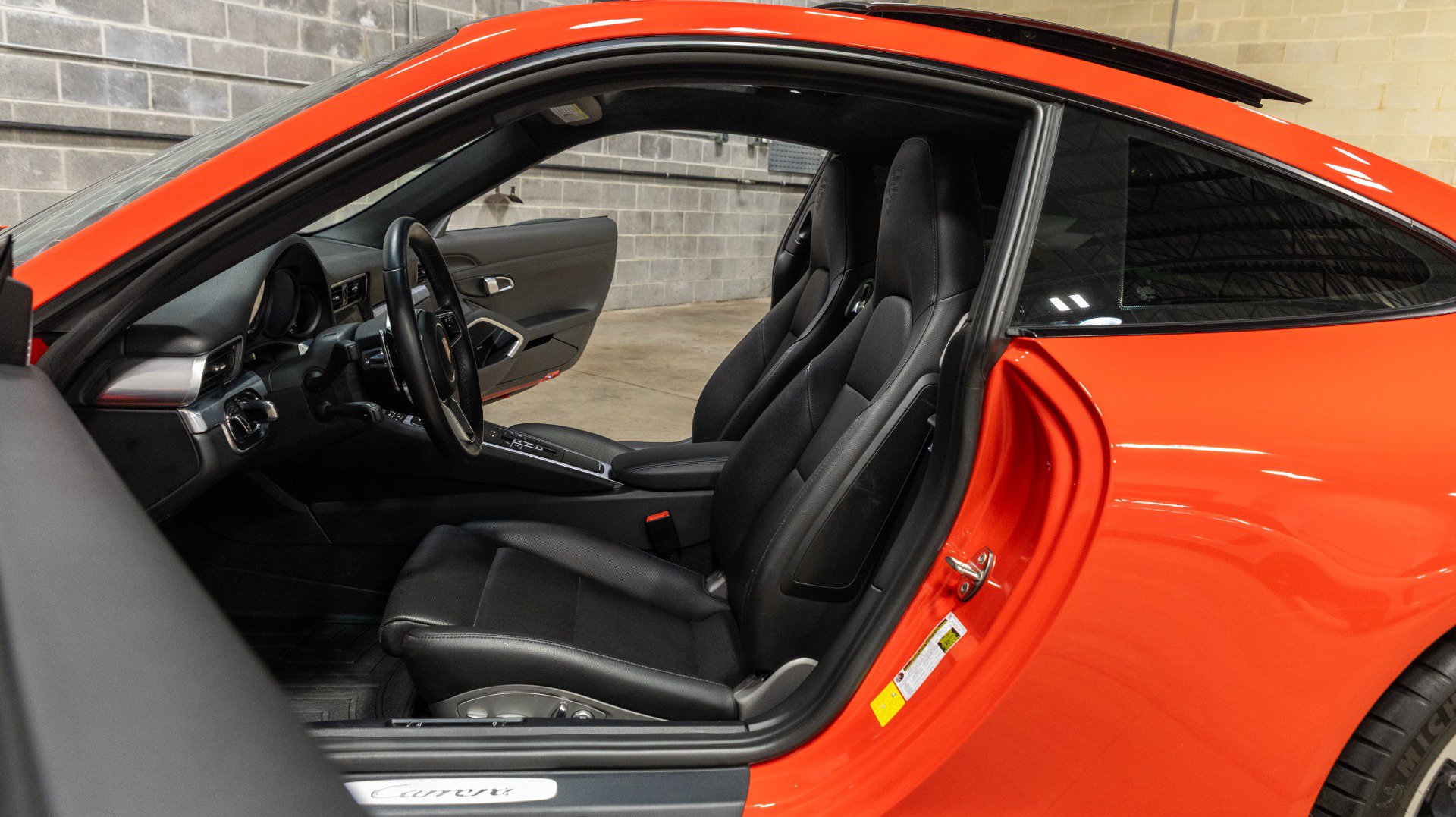 Used 2018 Porsche 911 Carrera RWD image 32