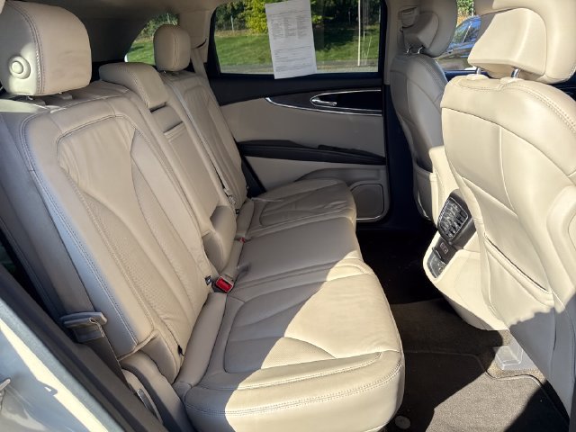 Used 2016 Lincoln MKX Select w/ Select Plus Package AWD/4WD image 14