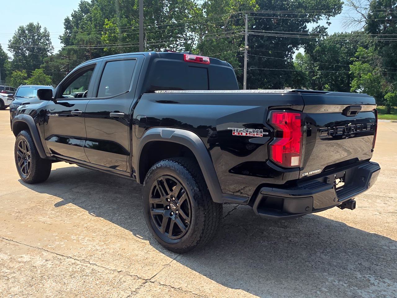 Used 2025 Chevrolet Colorado Trail Boss AWD/4WD image 16