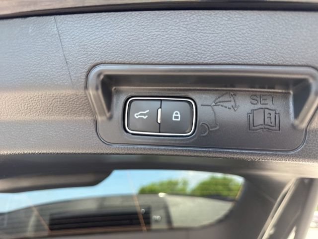 Used 2025 Ford Explorer ST-Line w/ ST-Line Street Pack AWD/4WD image 23