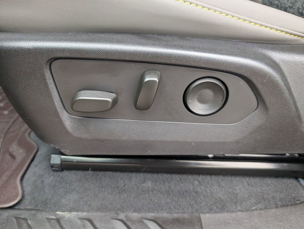 Used 2024 Chevrolet Colorado ZR2 w/ Technology Package image 20