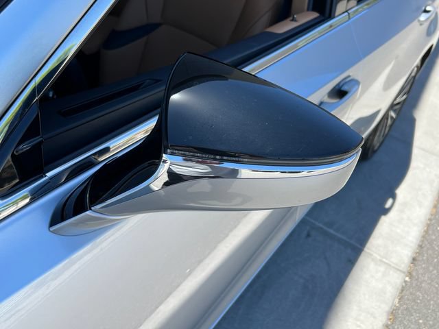Used 2025 Lexus ES 300h w/ Premium Package FWD image 21