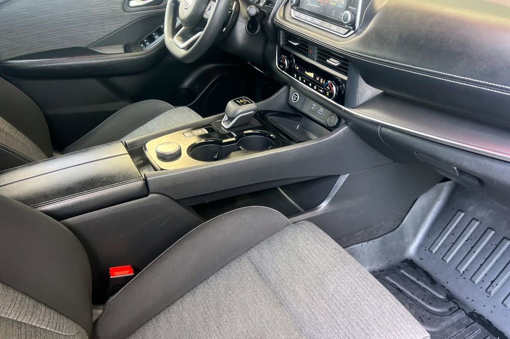 Used 2023 Nissan Rogue SV AWD/4WD image 18