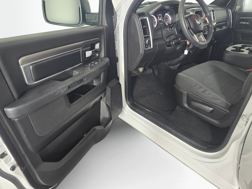 Used 2024 RAM 1500 Warlock AWD/4WD image 14