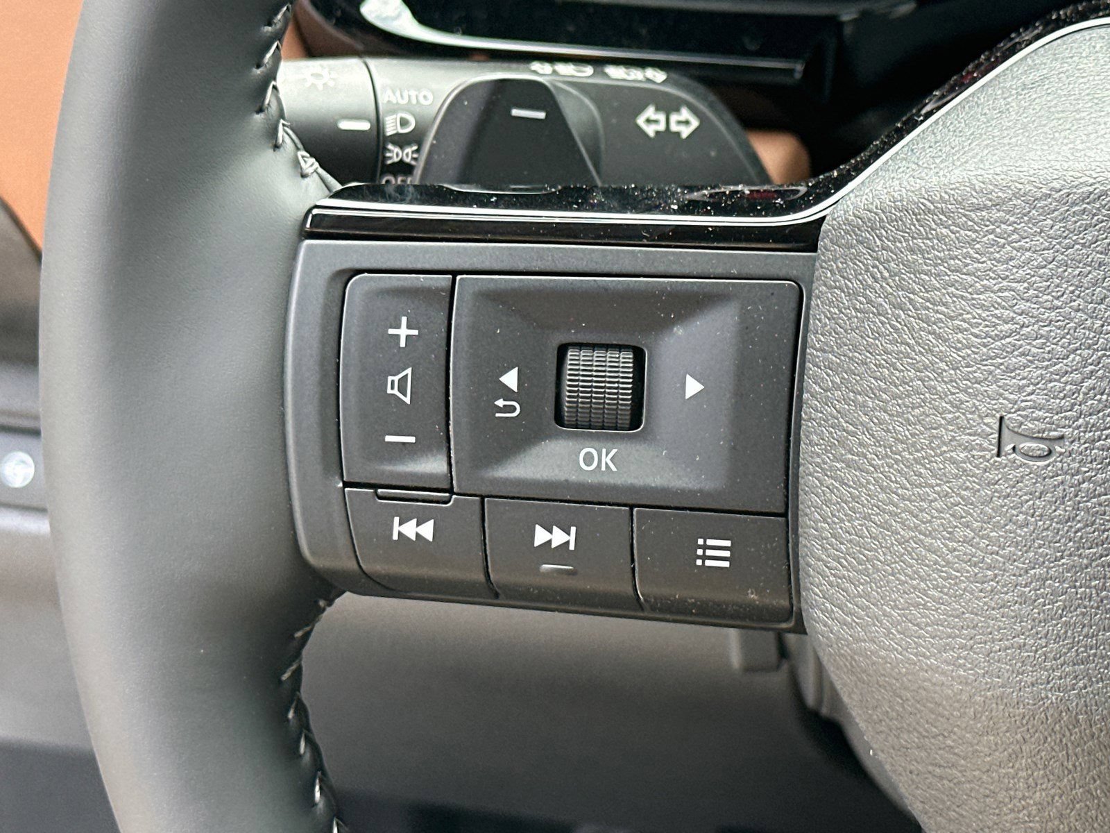 New 2026 Nissan Pathfinder Platinum FWD image 26
