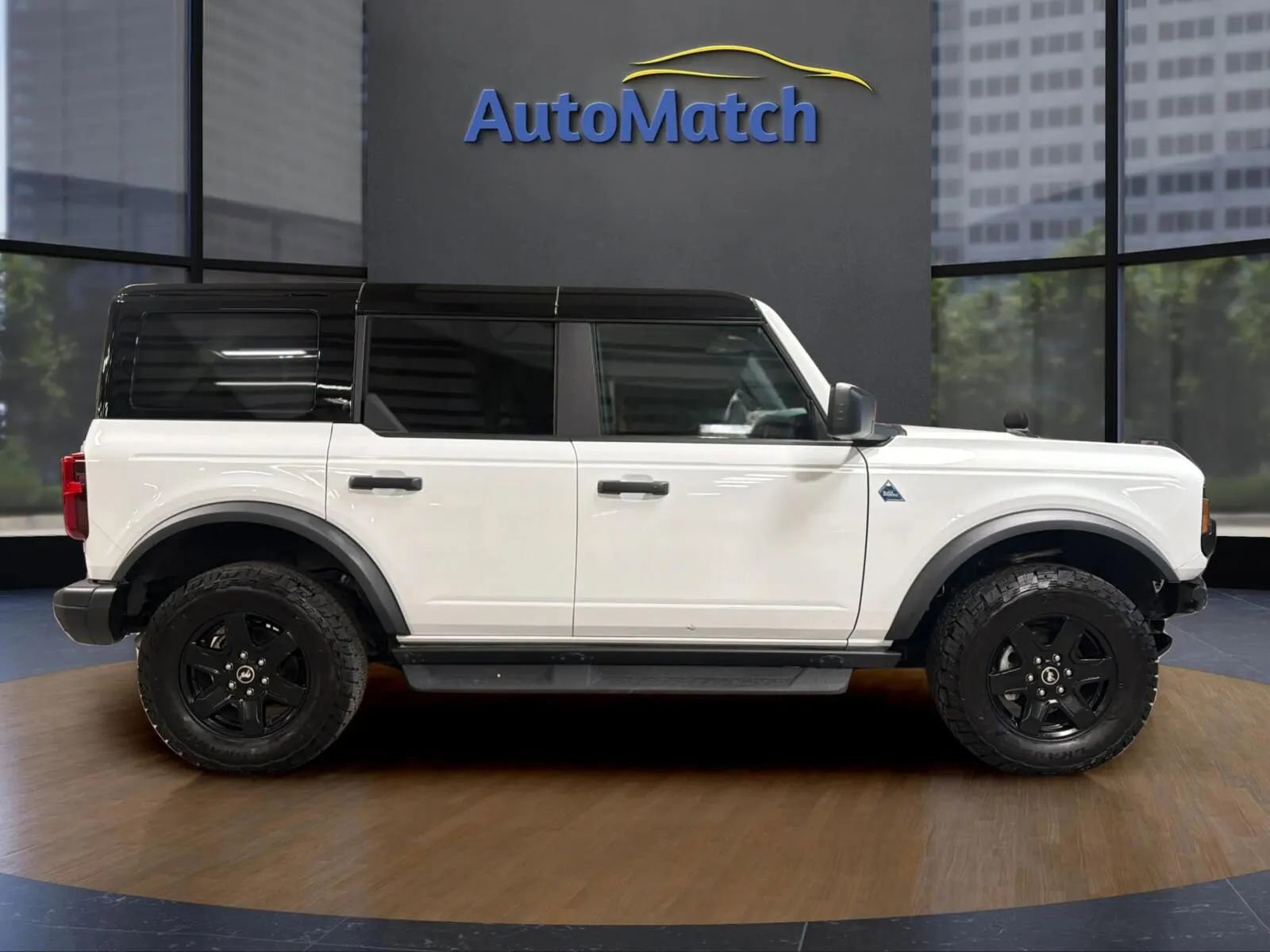 Used 2024 Ford Bronco Black Diamond image 13