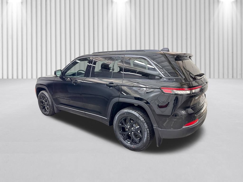 New 2026 Jeep Grand Cherokee Altitude AWD/4WD image 7