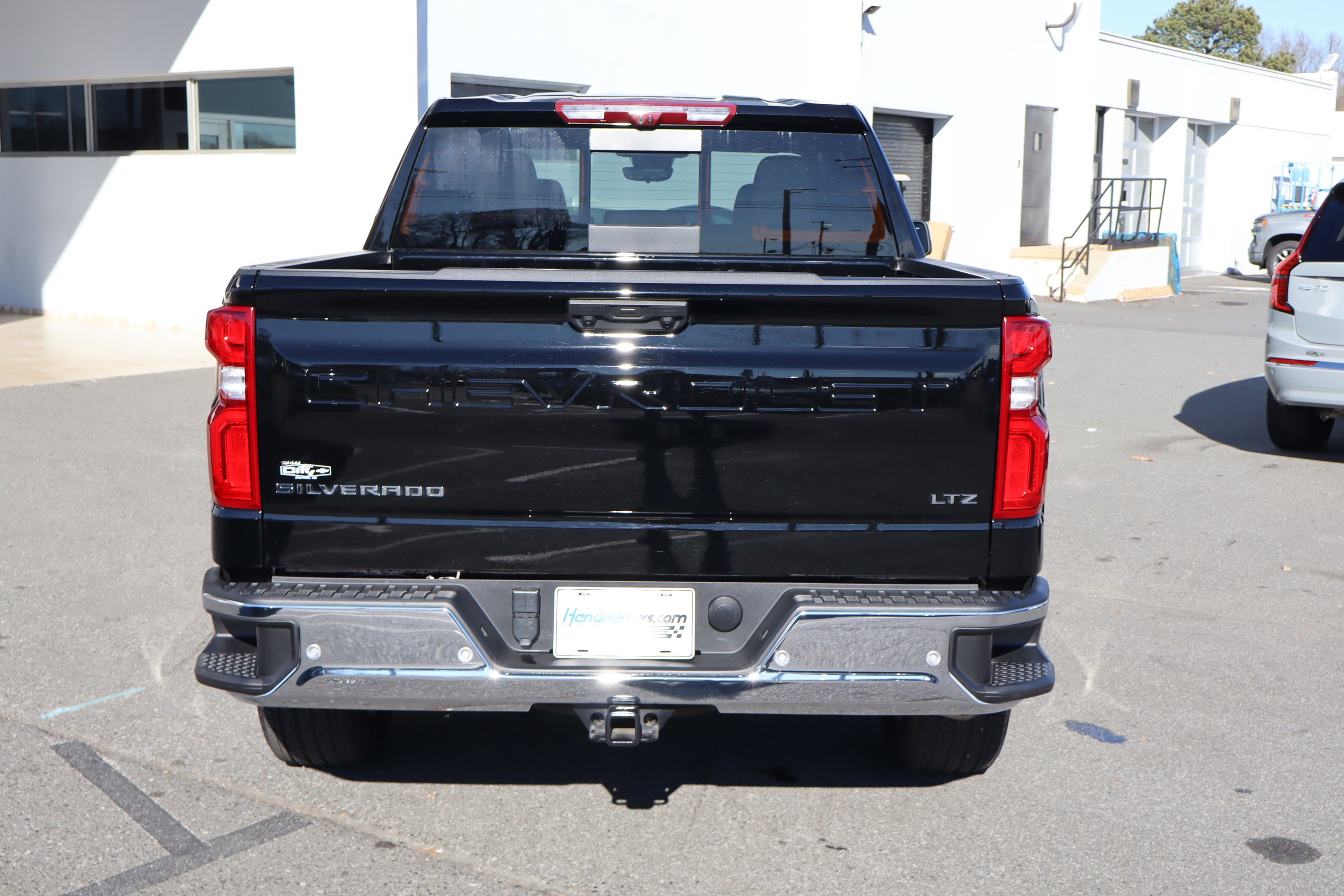 Used 2024 Chevrolet Silverado 1500 LTZ w/ Technology Package image 9