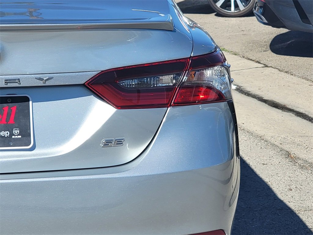 Used 2023 Toyota Camry SE image 8