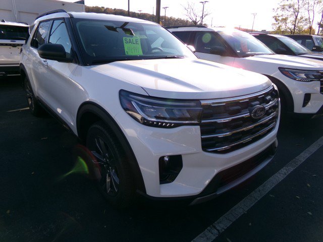 New 2026 Ford Explorer Active image 3