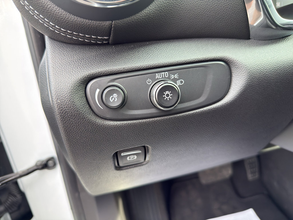 Used 2025 Chevrolet Blazer LT image 16