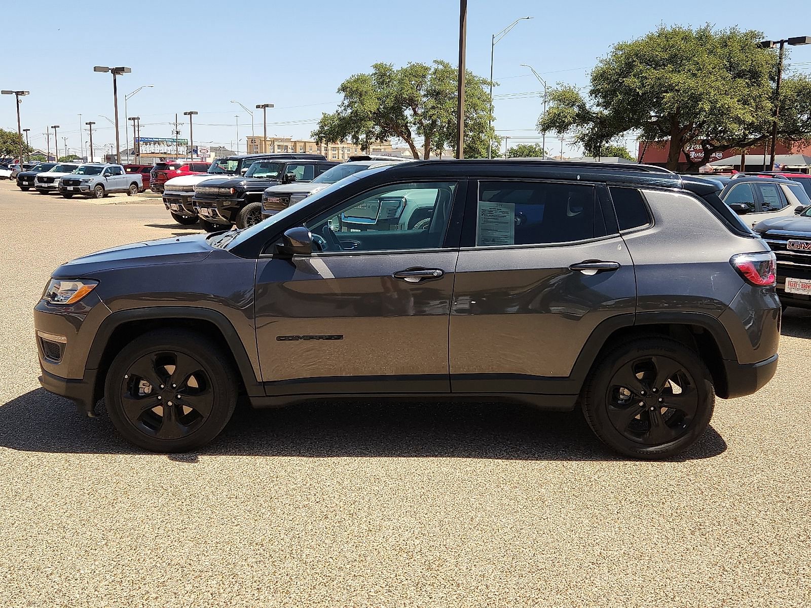 Used 2021 Jeep Compass Latitude FWD image 2