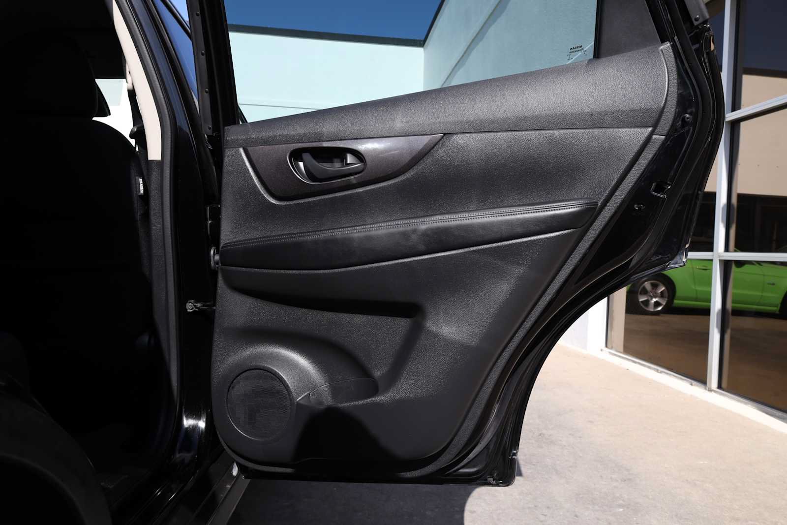 Used 2019 Nissan Rogue S AWD/4WD image 43
