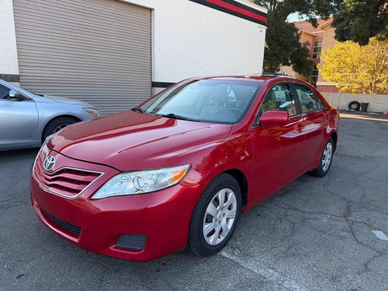 Used 2010 Toyota Camry LE FWD image 1
