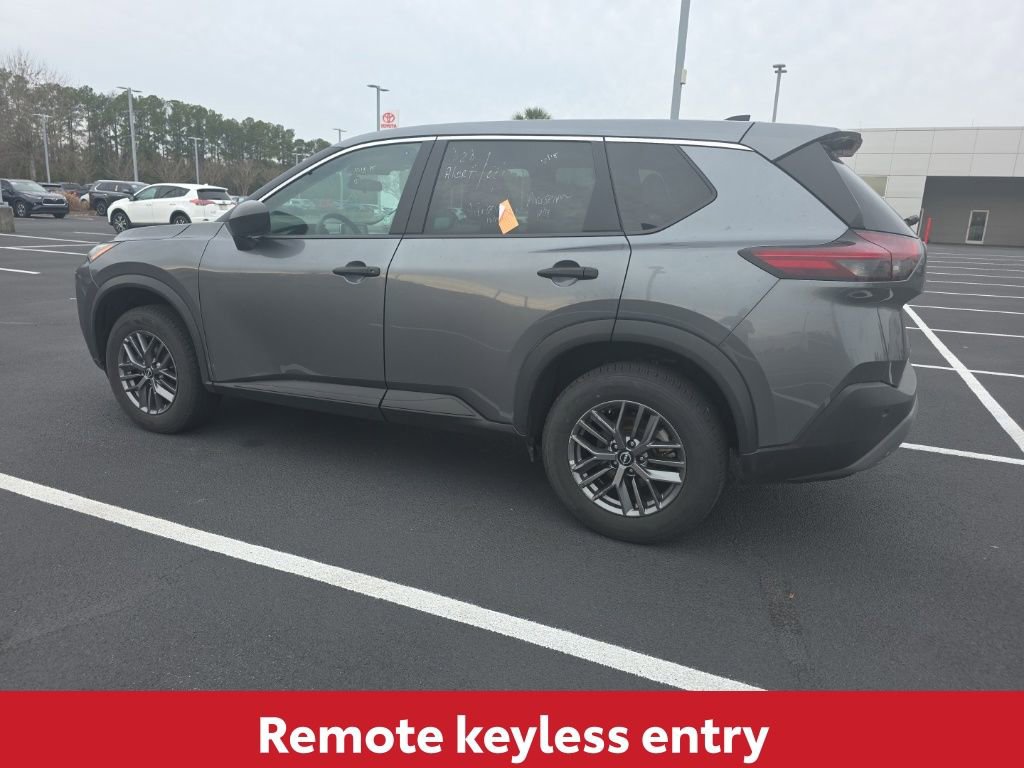 Used 2023 Nissan Rogue S image 5