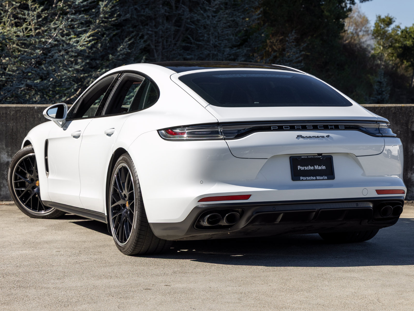 Used 2023 Porsche Panamera 4 Platinum Edition AWD/4WD image 3