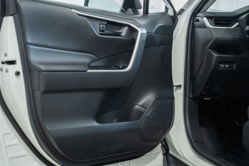 Used 2024 Toyota RAV4 LE image 30