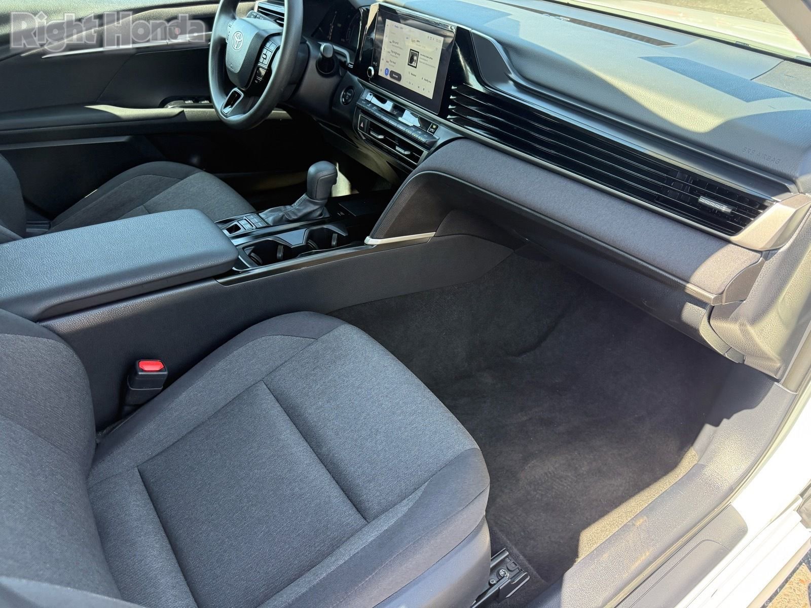 Used 2025 Toyota Camry LE image 30