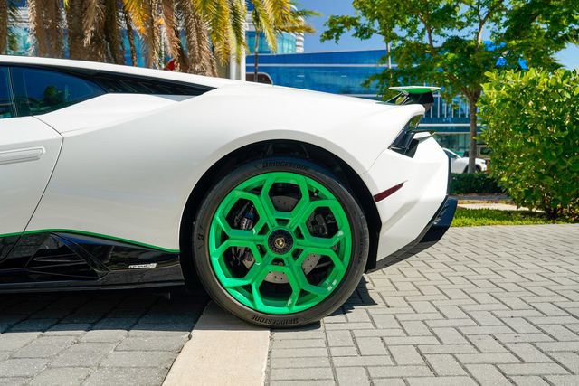 Used 2023 Lamborghini Huracan Tecnica RWD image 15