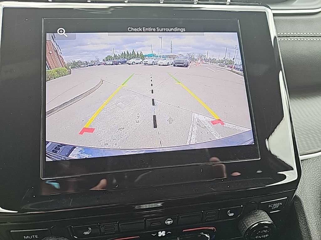 Certified 2025 Jeep Grand Cherokee Laredo w/ Luxury Tech Group I AWD/4WD image 30