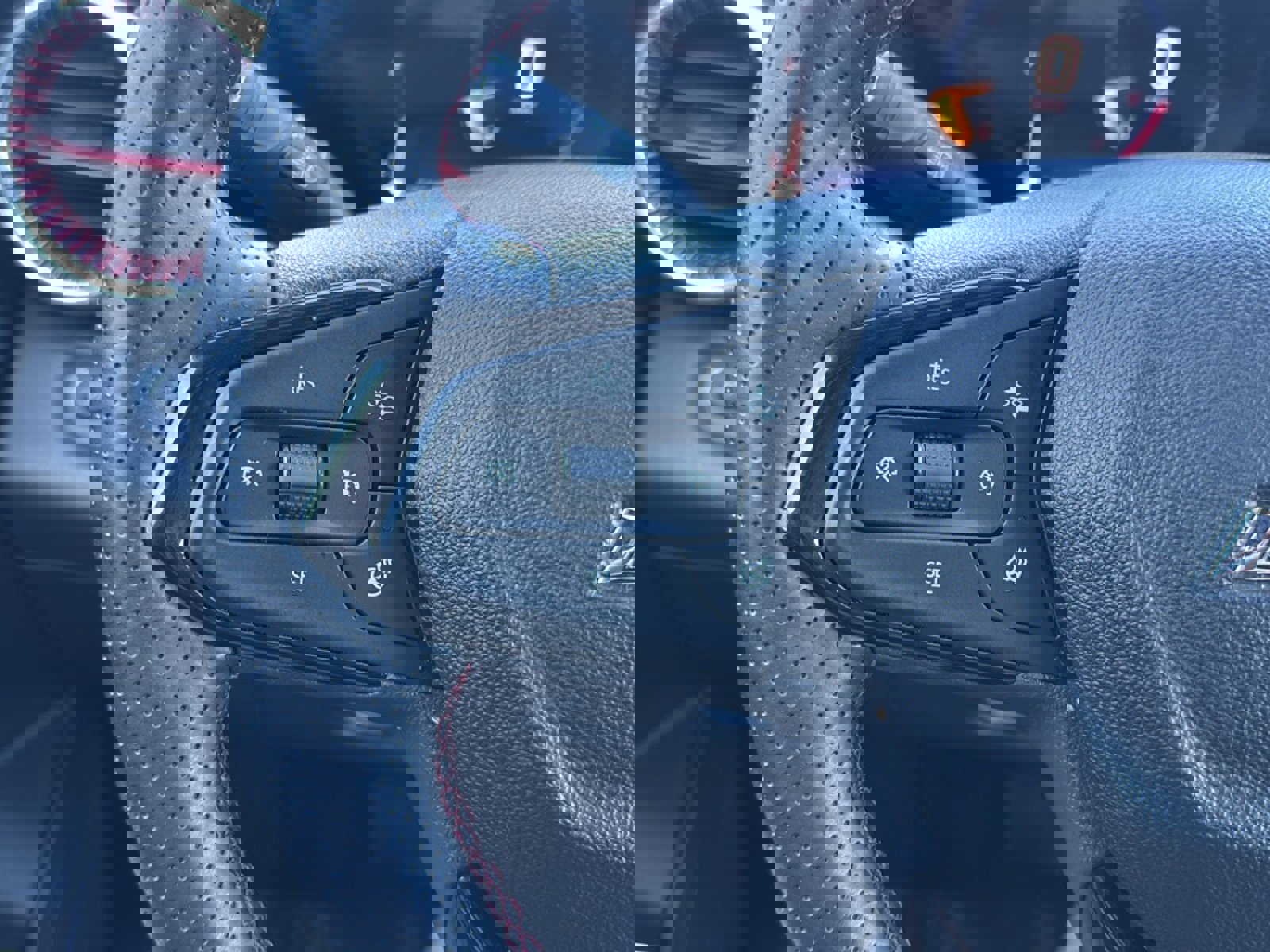 Used 2024 Chevrolet Trax RS w/ Driver Confidence Package image 28