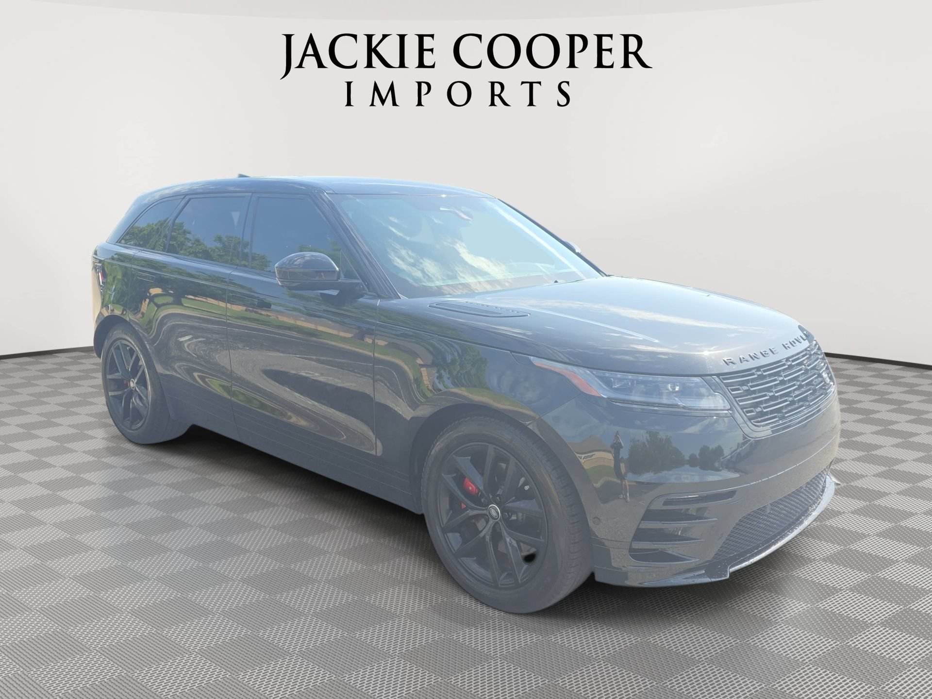 Used 2025 Land Rover Range Rover Velar Dynamic SE AWD/4WD image 3