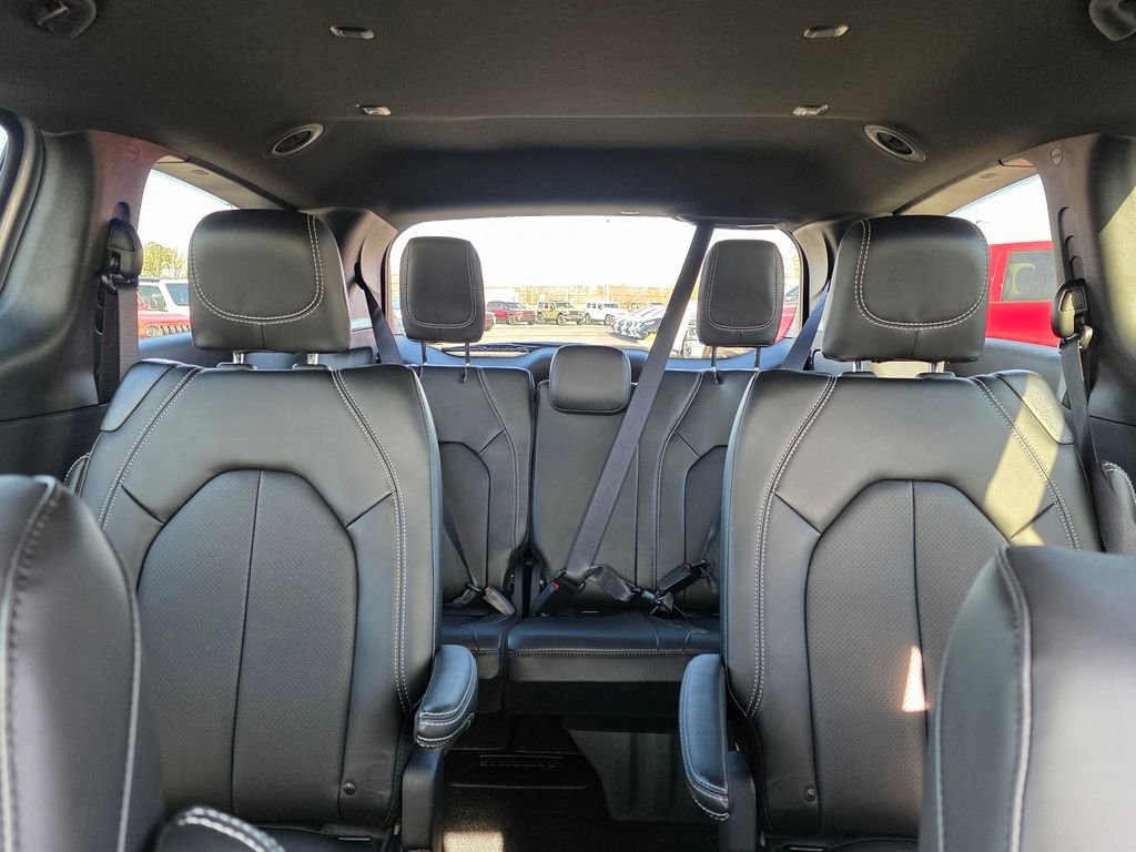 New 2026 Chrysler Pacifica Select image 25