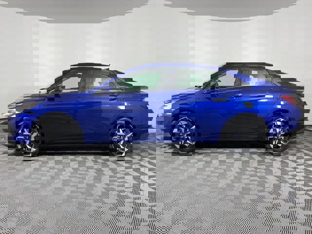 Used 2023 Hyundai Elantra SEL w/ Convenience Package image 4